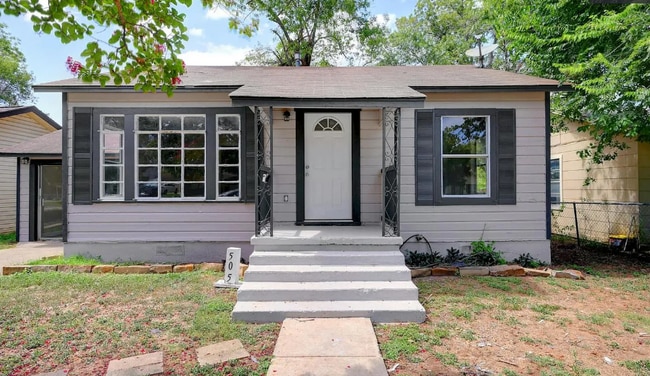 Photo - 505 Wright Ave