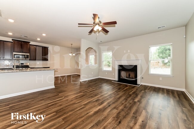 Photo - 145 Janney Cir