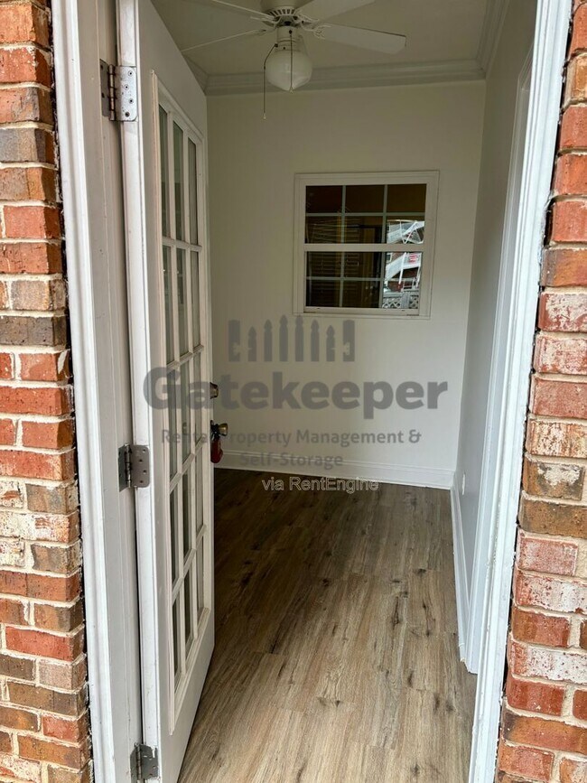 Photo - 76 Intown Pl