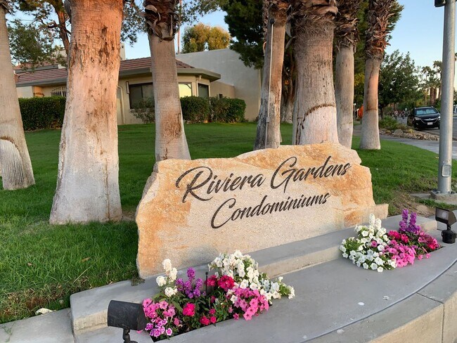 2 BED/2 BATH RIVIERA GARDENS BUNGALOW - 2 BED/2 BATH RIVIERA GARDENS BUNGALOW Condo Unit 219