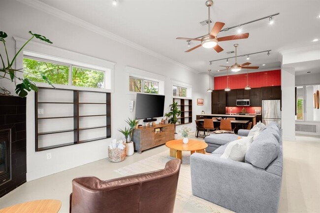 Photo - 2013 Ashby Ave Unit B