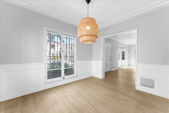 Photo - 335 N Genesee Ave Unidad 337.5