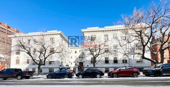 Building Photo - 215 E 11th Ave