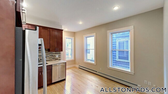 Photo - 45 Pratt St Unit 1