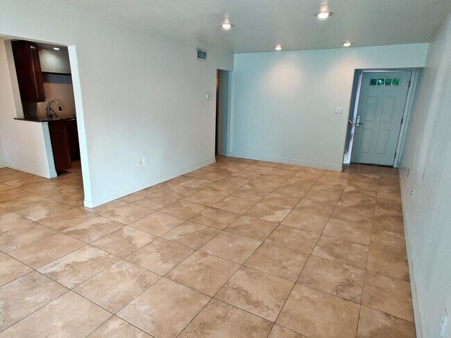 Photo - 920 Aragon Ave