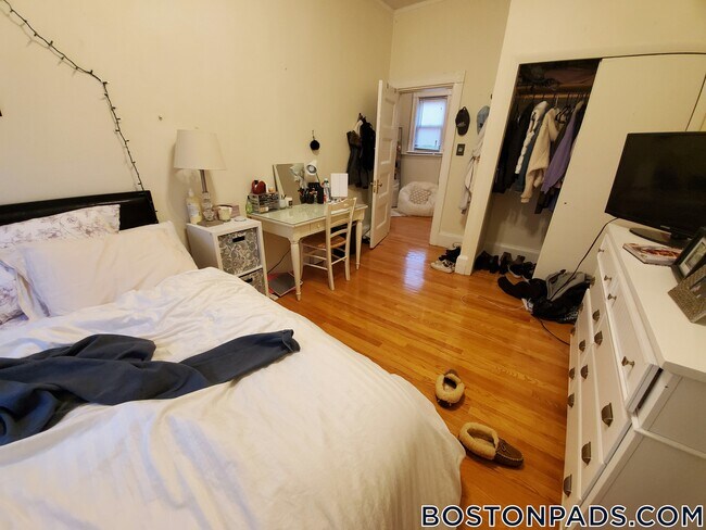 Photo - 43 Bay State Rd Unit 4F