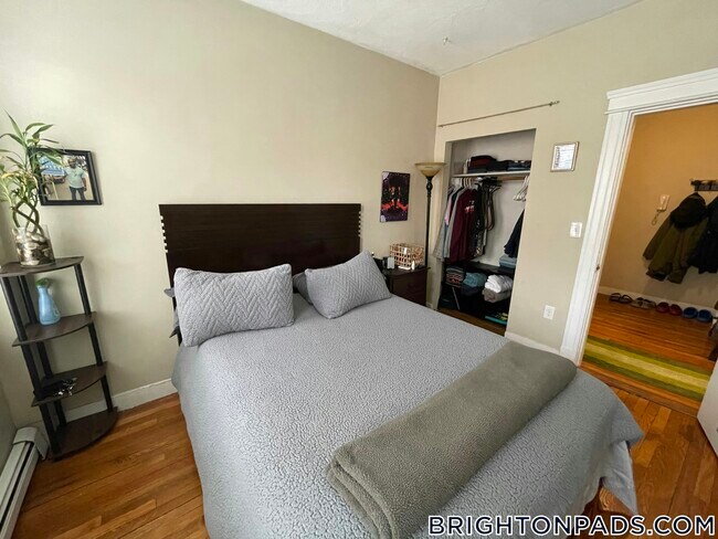 Photo - 1665 Commonwealth Ave Unidad 4