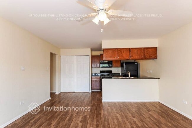 Photo - 919 Surrey Ct