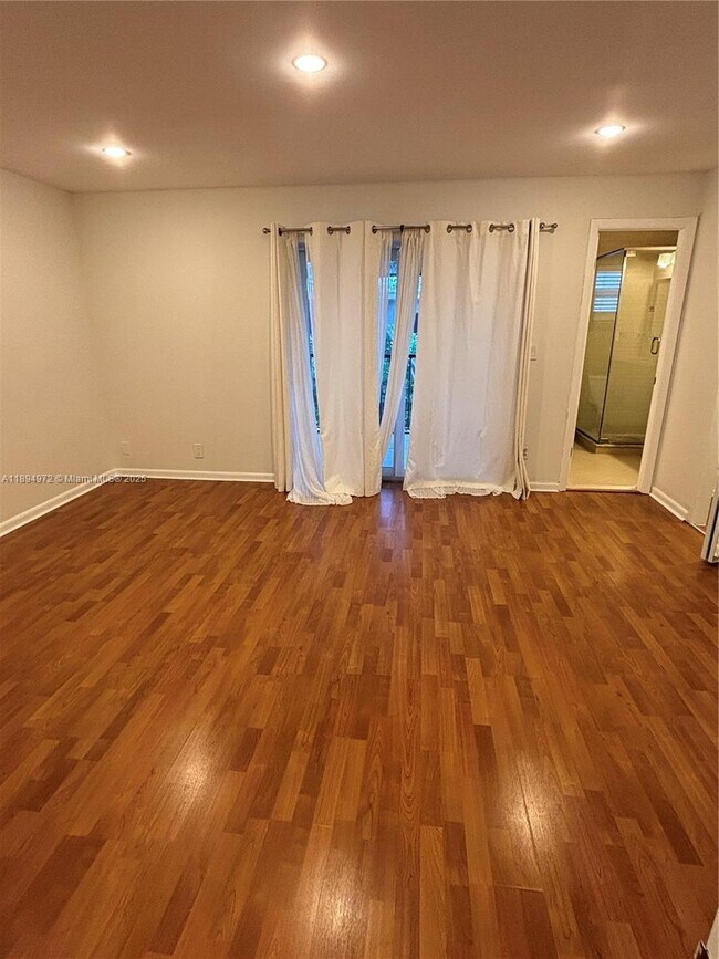 Photo - 3328 Quail Close