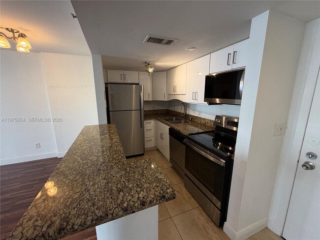 Photo - 770 Claughton Island Dr Unidad 707