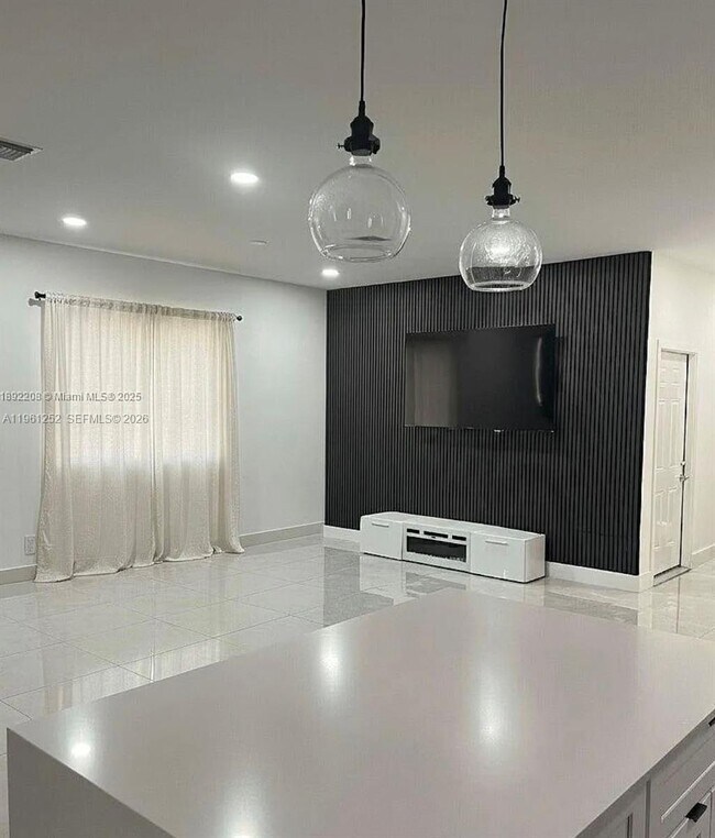 Photo - 655 NW 24th Ave