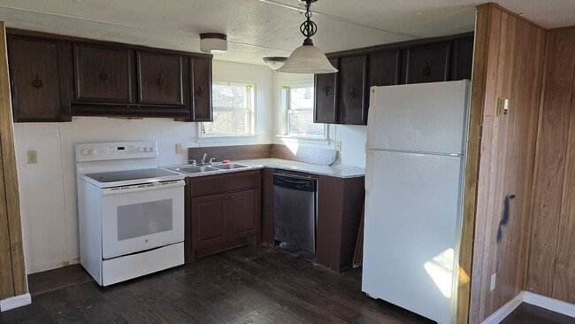 Photo - 18509 Blake Manor Rd