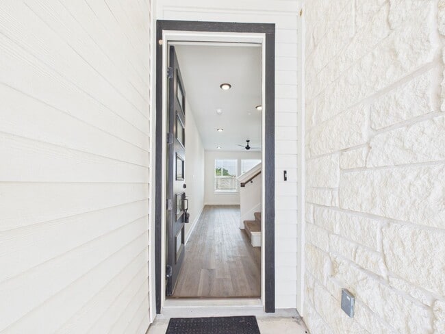 Photo - Great Townhouse with private yard