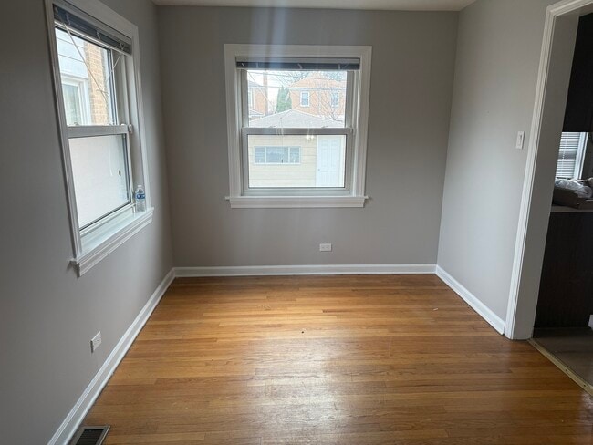 Photo - 6541 N Kedzie Ave