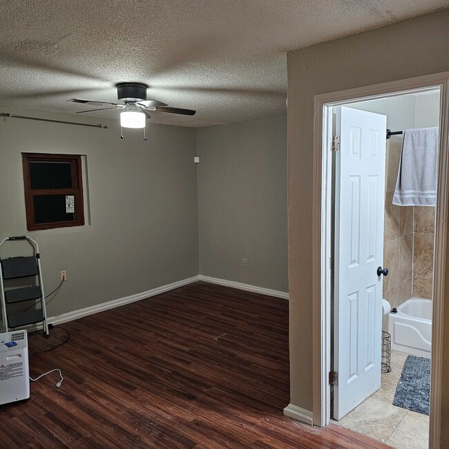 Building Photo - 751 Alma St