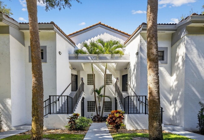 Building Photo - 5475 Verona Dr Unit J Rental