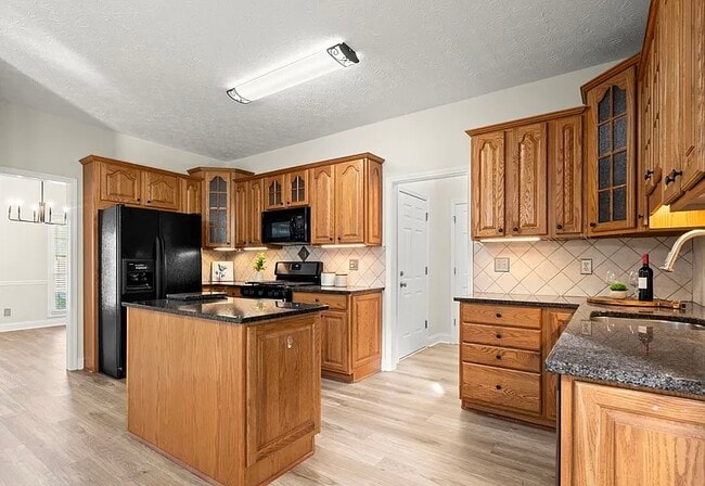 Building Photo - 4235 Marjorie Rd SW