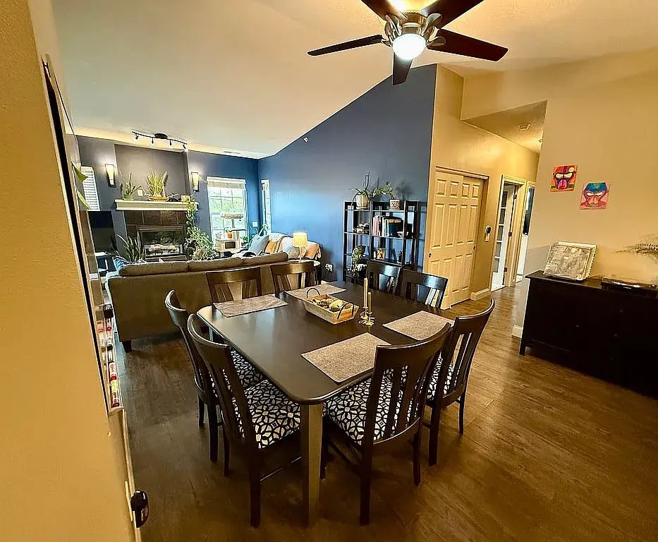 Photo - 636 Grandview Ct (Iowa City, IA)