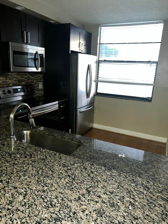 Photo - 3516 Whitehall Dr Unit 103