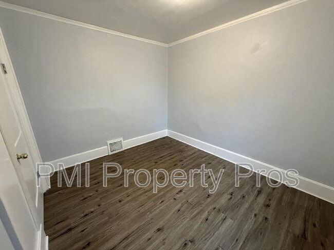 Photo - 2853 N Booth St