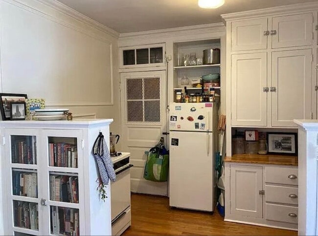 Photo - 1500 W Chase Ave Unit 1502-1