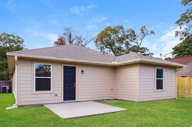 Photo - 17239 Glen Oaks Dr