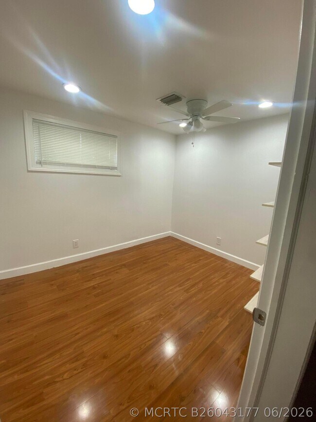 809 E Broward Blvd