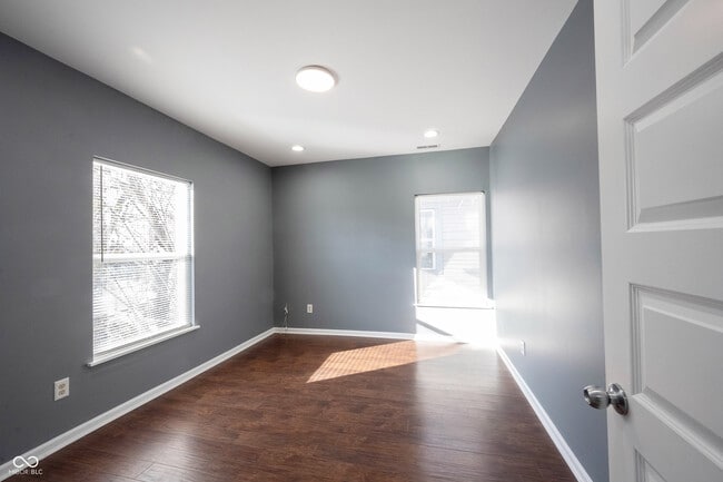 Photo - 3157 E Washington St