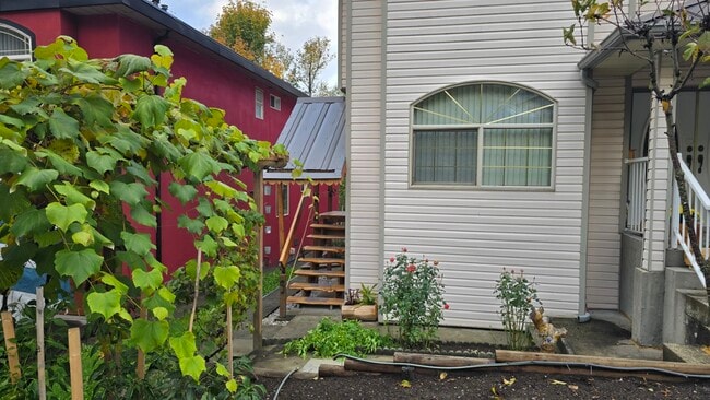 Building Photo - 13731 115 Av