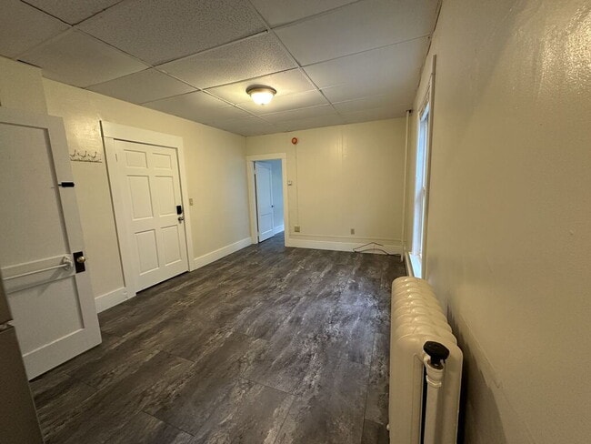 Newly Remodeled 1-BR Apartment with Off-Street Parking & Extra Storage!