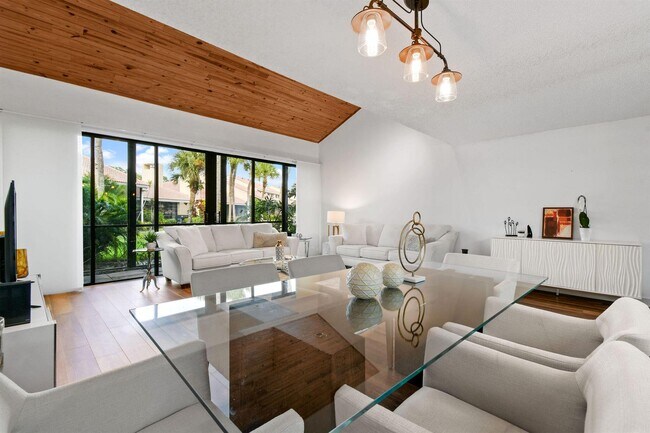 Photo - 222 Old Meadow Way