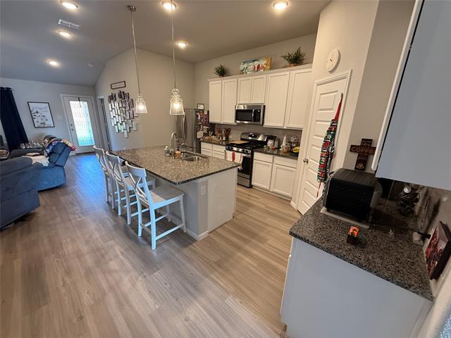 Photo - 8000 Larch Ln