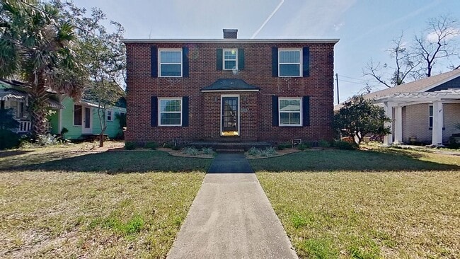 Building Photo - Charming 1/1 in San Marco Rental