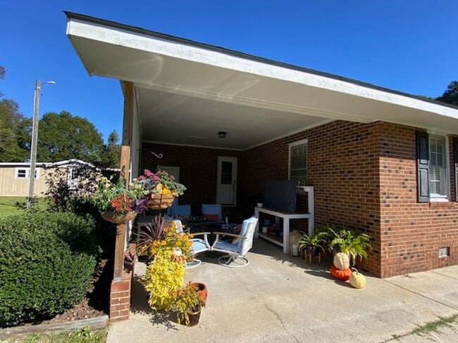 Photo - Cozy Sneads Ferry Rental -  UTILITIES, LAW...