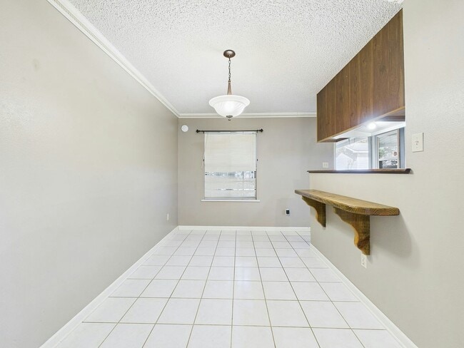 Photo - 102 Thompson Loop