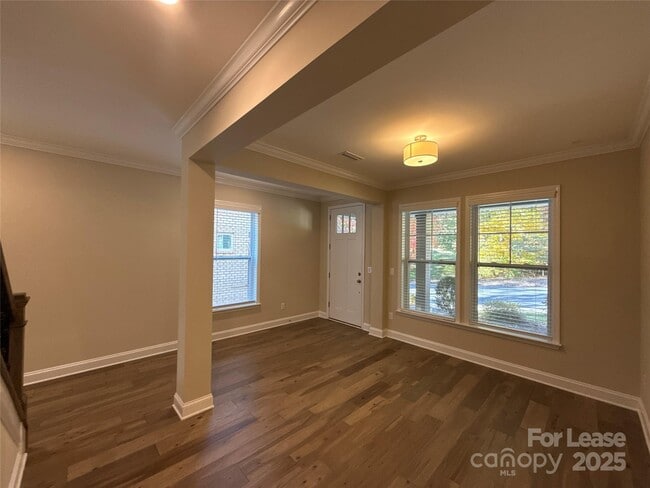 Photo - 707 Marion Dr