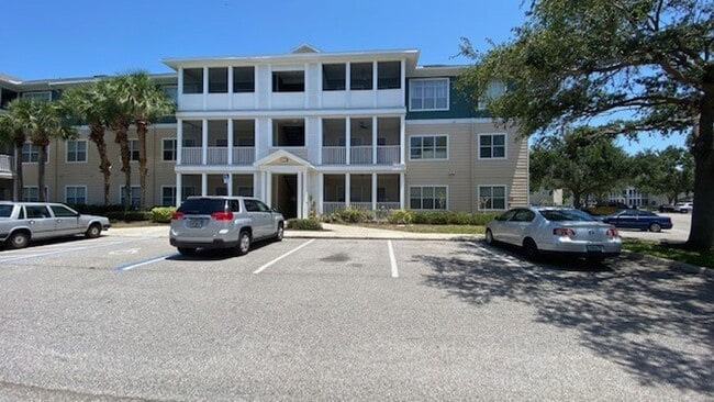 Building Photo - Beautiful 2/2 Condo Fully Remodeled!! A Must See to Appreciate!! Unit 1422