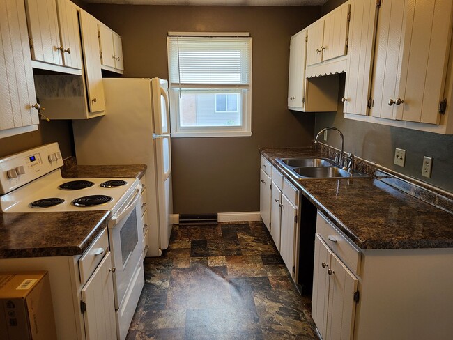 Photo - 4932 DuBois Dr Unit 1