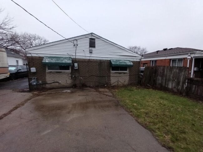 Photo - Cozy 2 bedroom 1 bathroom brick ranch