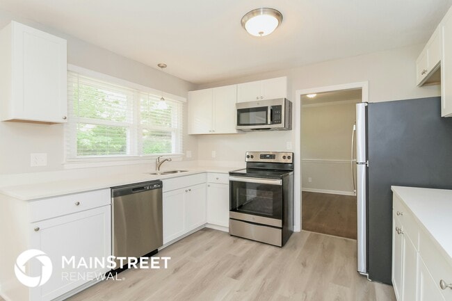 Photo - 999 Nottingham Rd