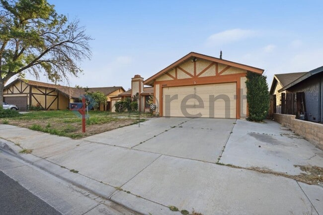 Photo - 44119 Kirkland Ave