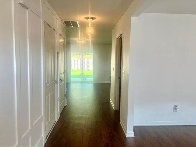Photo - 4599 Woodford Cir