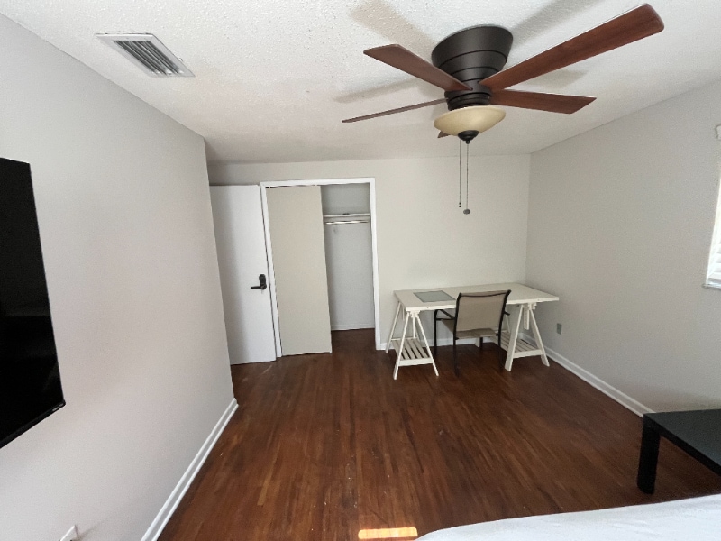 Photo - 740 Jenkins St