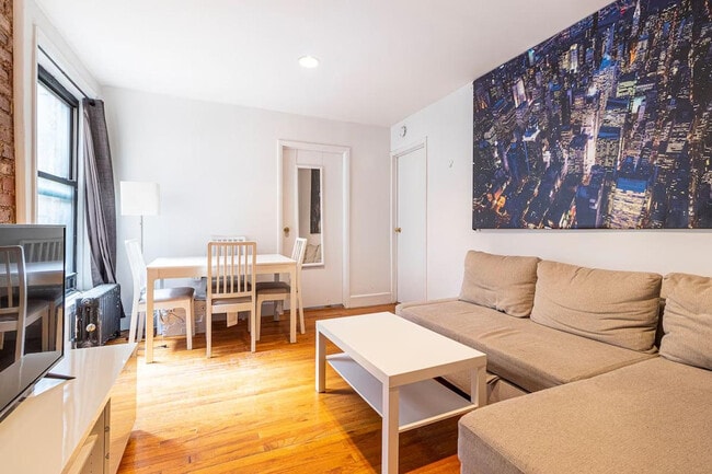 Building Photo - 319 E 95th St Rental