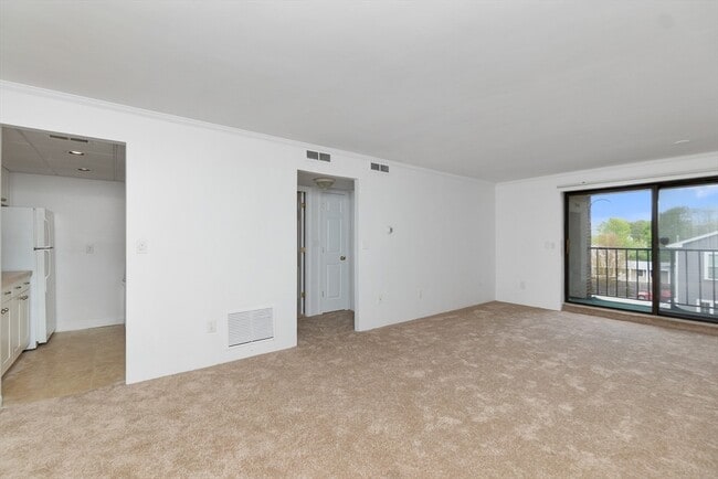 Photo - 685 Main St Unit 37