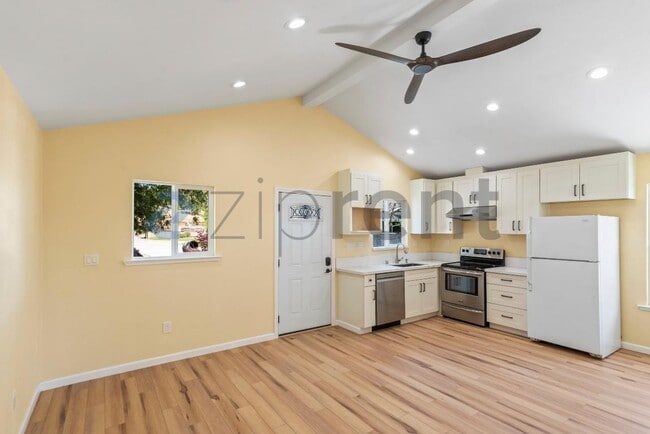 Photo - 732 W Edmundson Ave