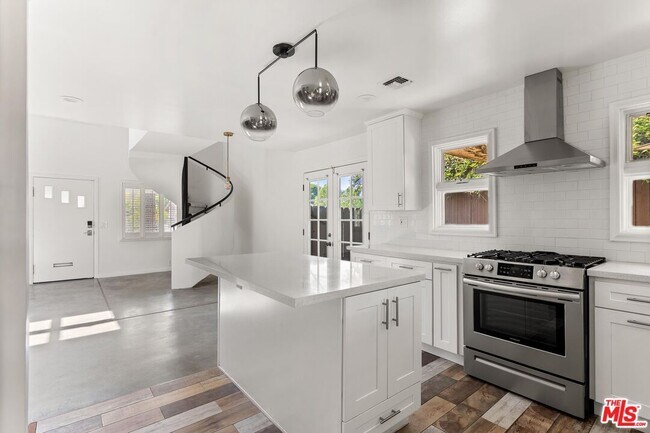 Photo - 1322 N Cherokee Ave