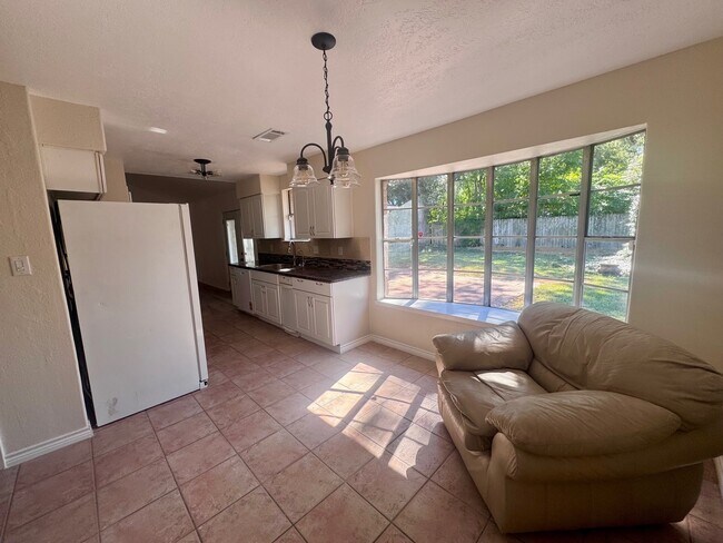 Photo - 2006 Seagate Ln