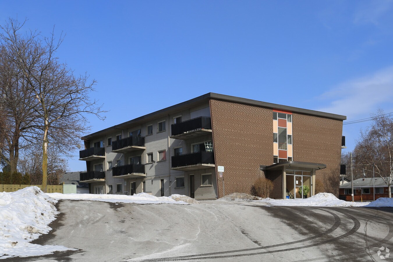 Primary Photo - 180 Franklin St N