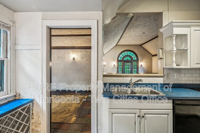 Photo - 1123 Kenwood Pkwy